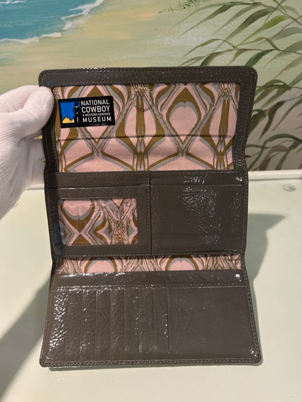 Bica Cheia Glossy Brownish Gray Patent Leather Trifold Wallet